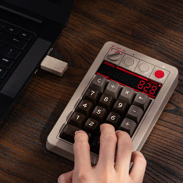 8BitDo Retro 18 Mekanik Numpad – C64 Edition