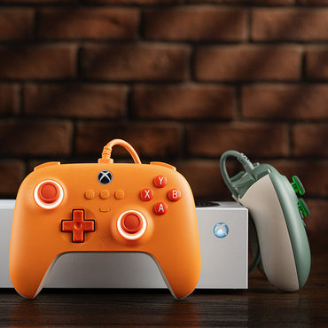 8BitDo Ultimate C Kablolu Oyun Kolu – Turuncu (Xbox)