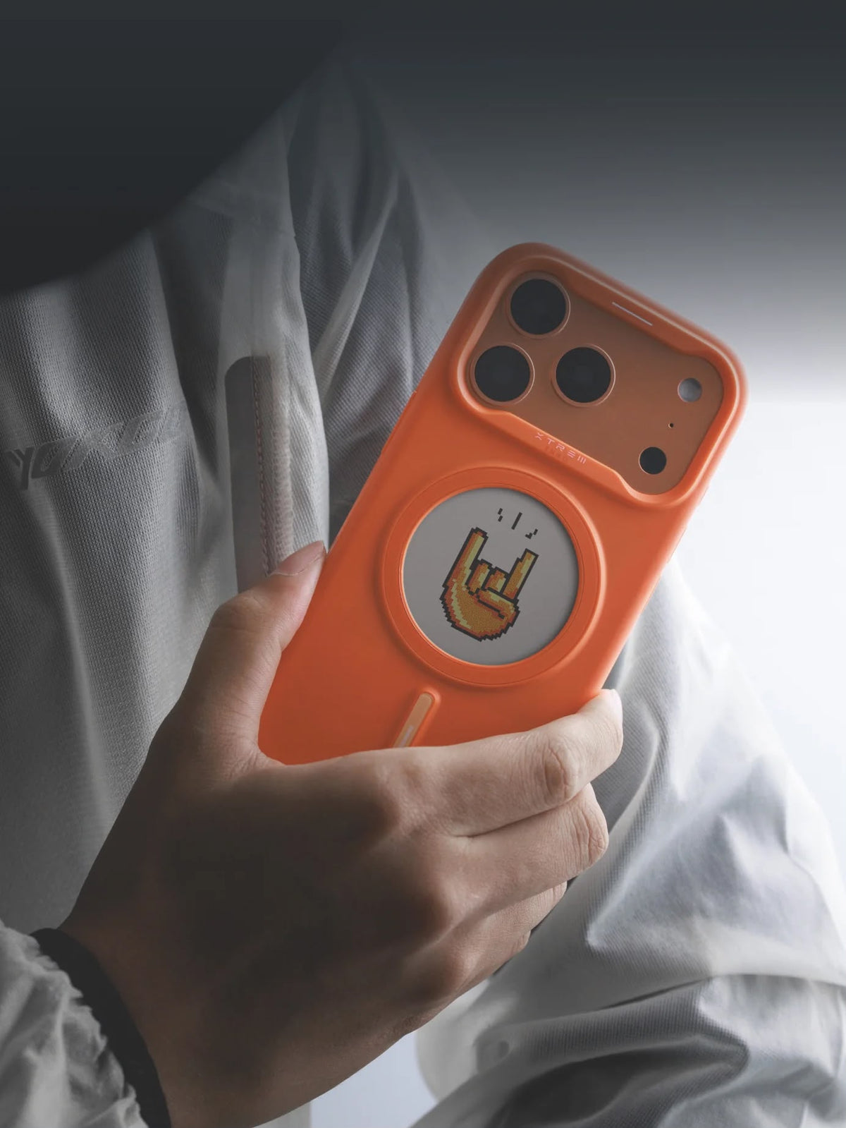 XTREM İphone 17 PRO MagSafe E-Ink Ekranlı Akıllı Telefon Kılıfı - Turuncu